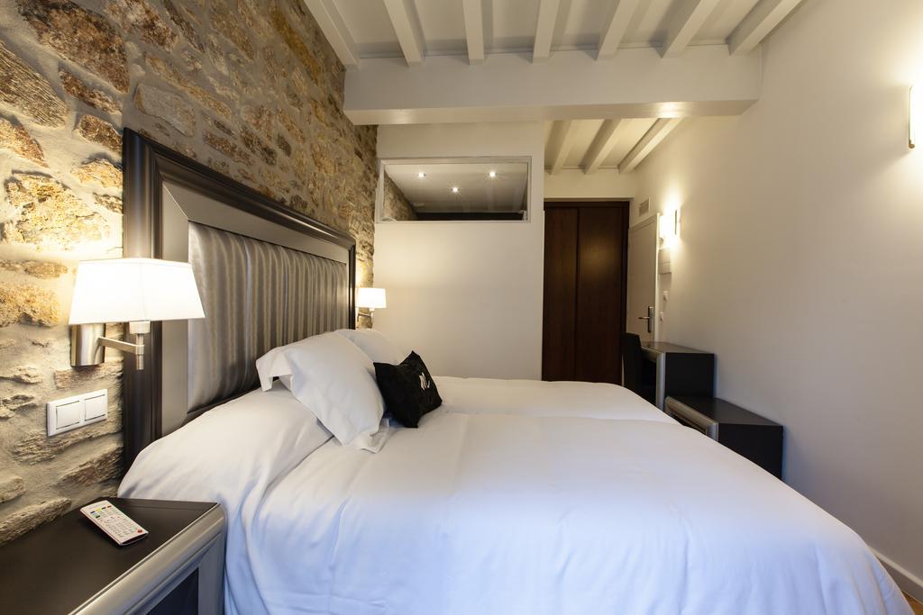 Hotel Montenegro Compostela Santiago de Compostela Dış mekan fotoğraf