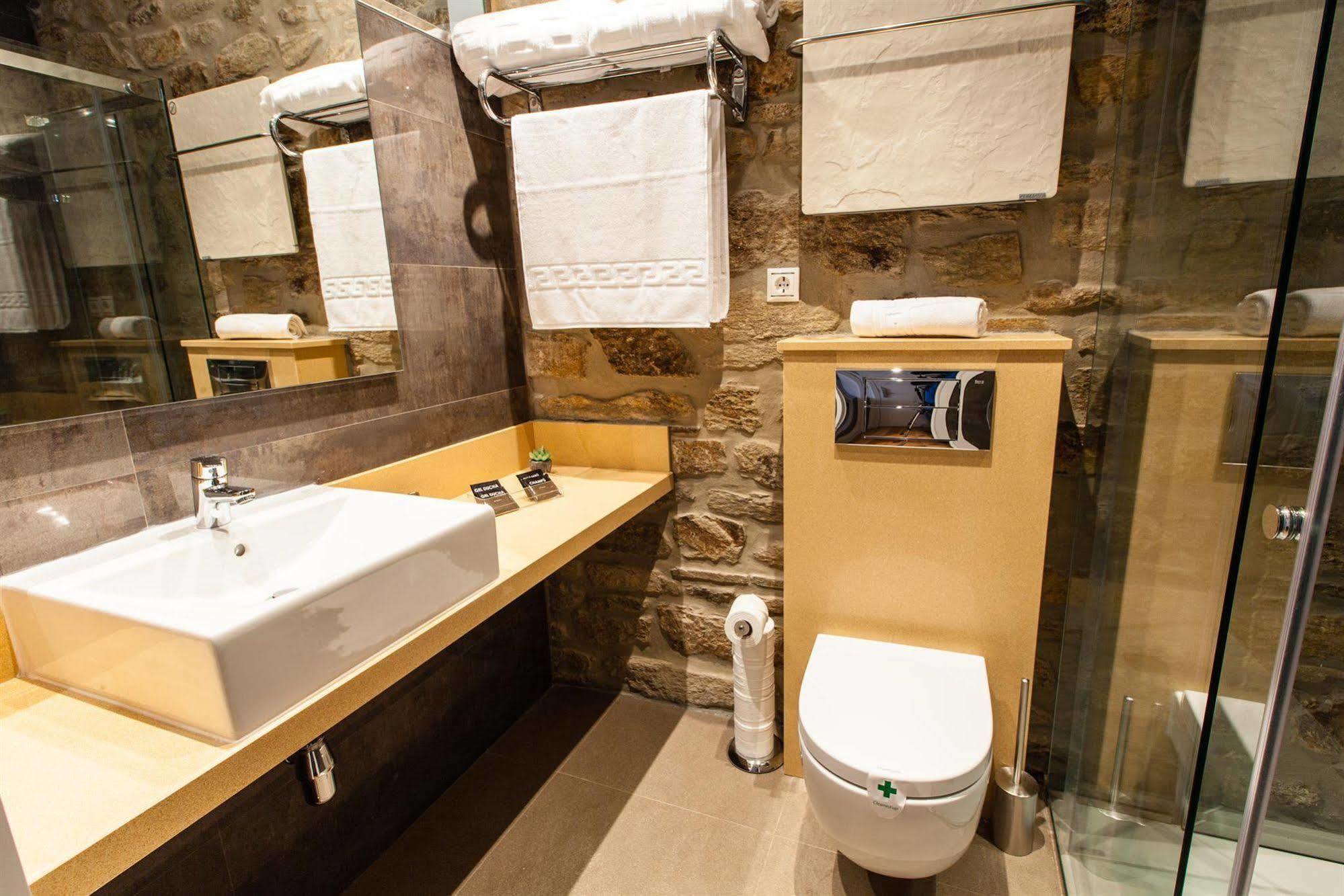Hotel Montenegro Compostela Santiago de Compostela Dış mekan fotoğraf